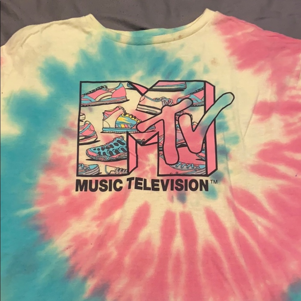 tie dye crop shirt